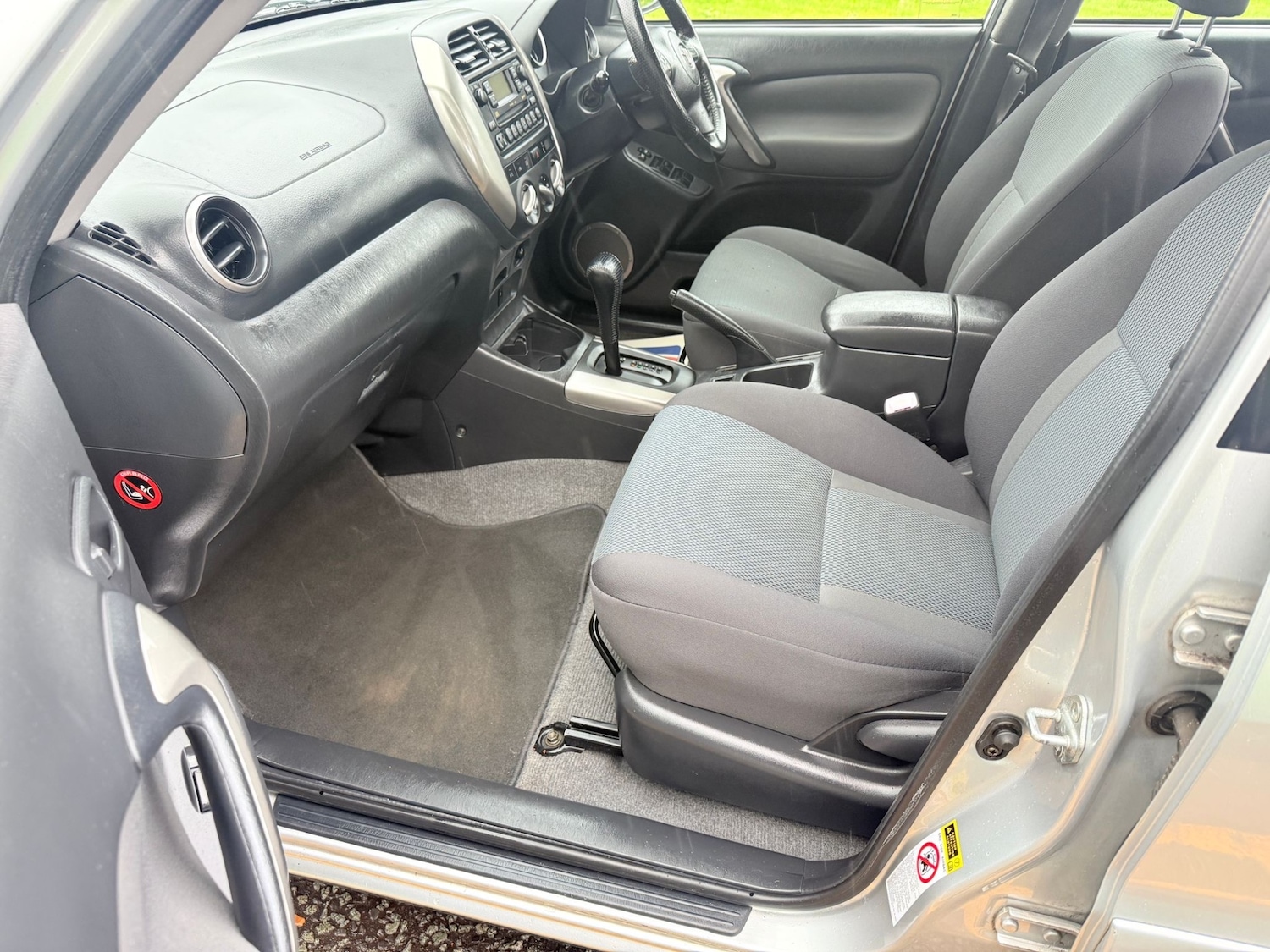 Used Toyota RAV4 2004 for sale - 76365020: Photo 4