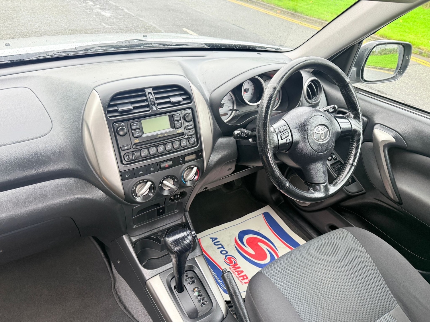Used Toyota RAV4 2004 for sale - 76365020: Photo 5