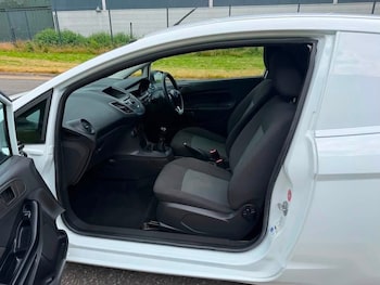 Used Ford Fiesta 2015 for sale - 79057674: Photo