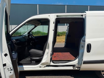 Used Vauxhall Combo 2016 for sale - 79153785: Photo