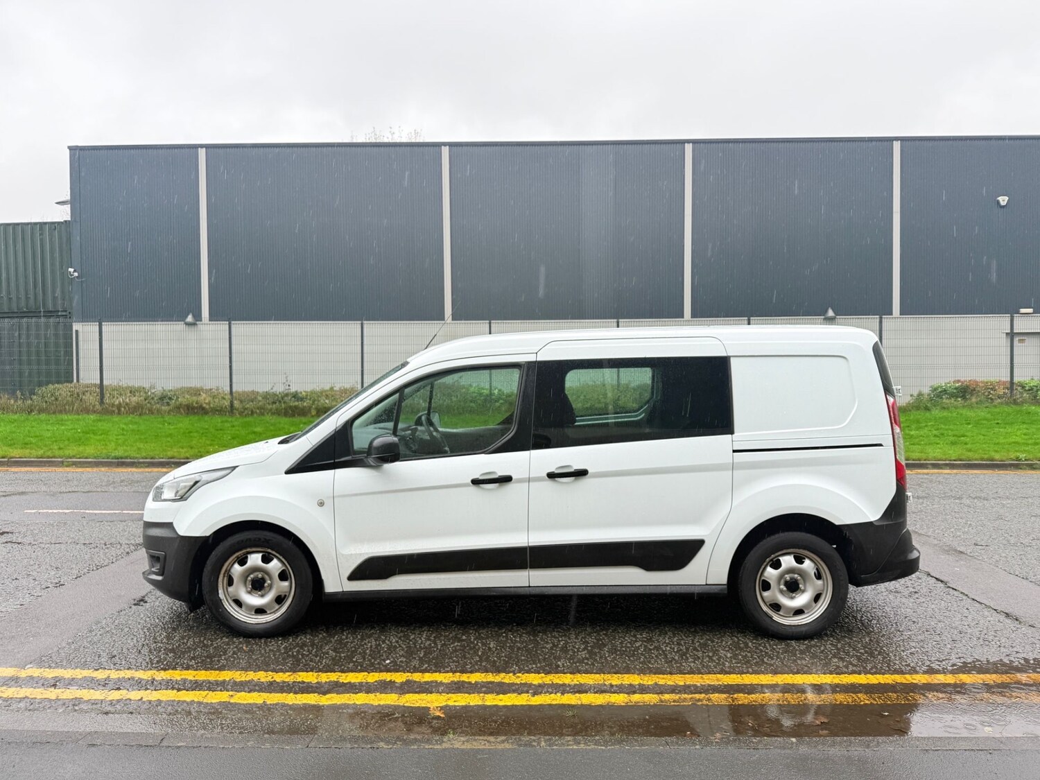 Used Ford Transit Connect 2020 for sale - 76402286: Photo 3