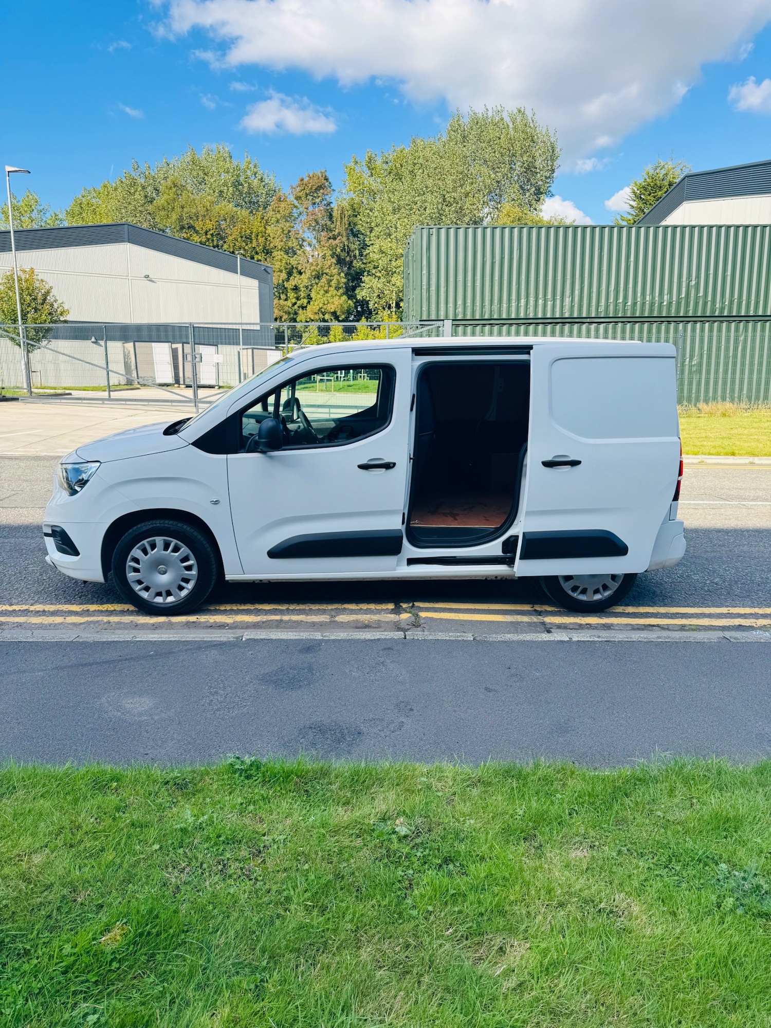 Used Vauxhall Combo 2020 for sale - 76109919: Photo 4