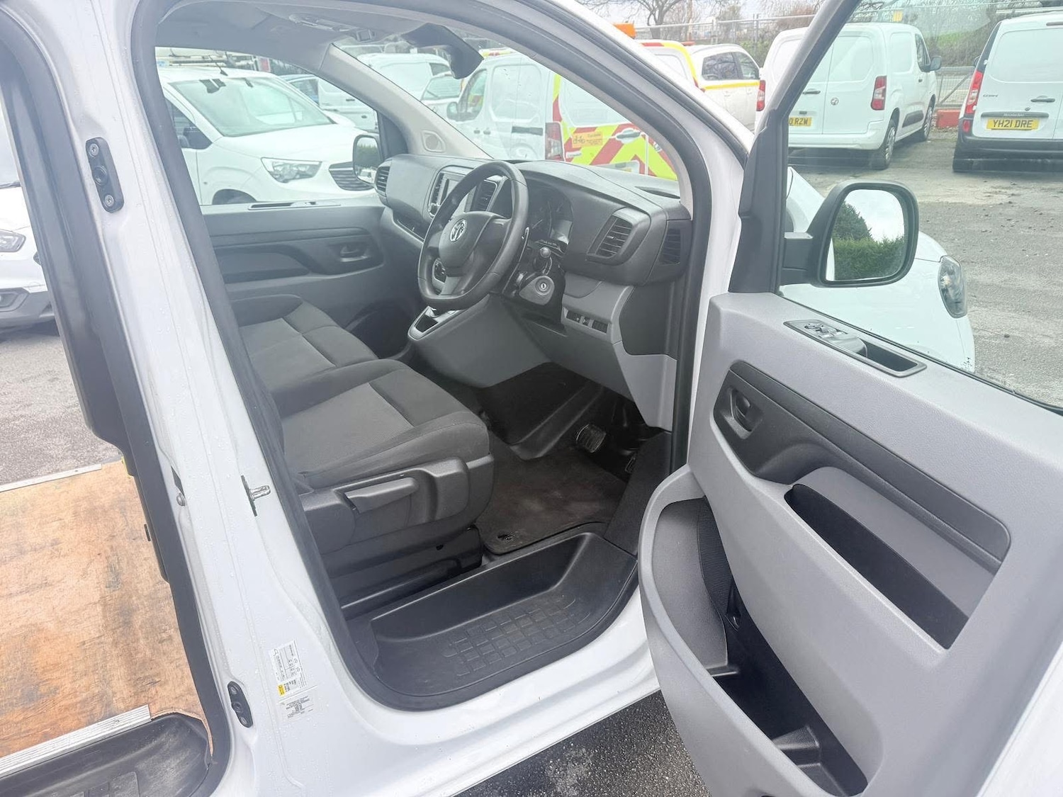 Used Vauxhall Vivaro 2023 for sale - 77541362: Photo 12