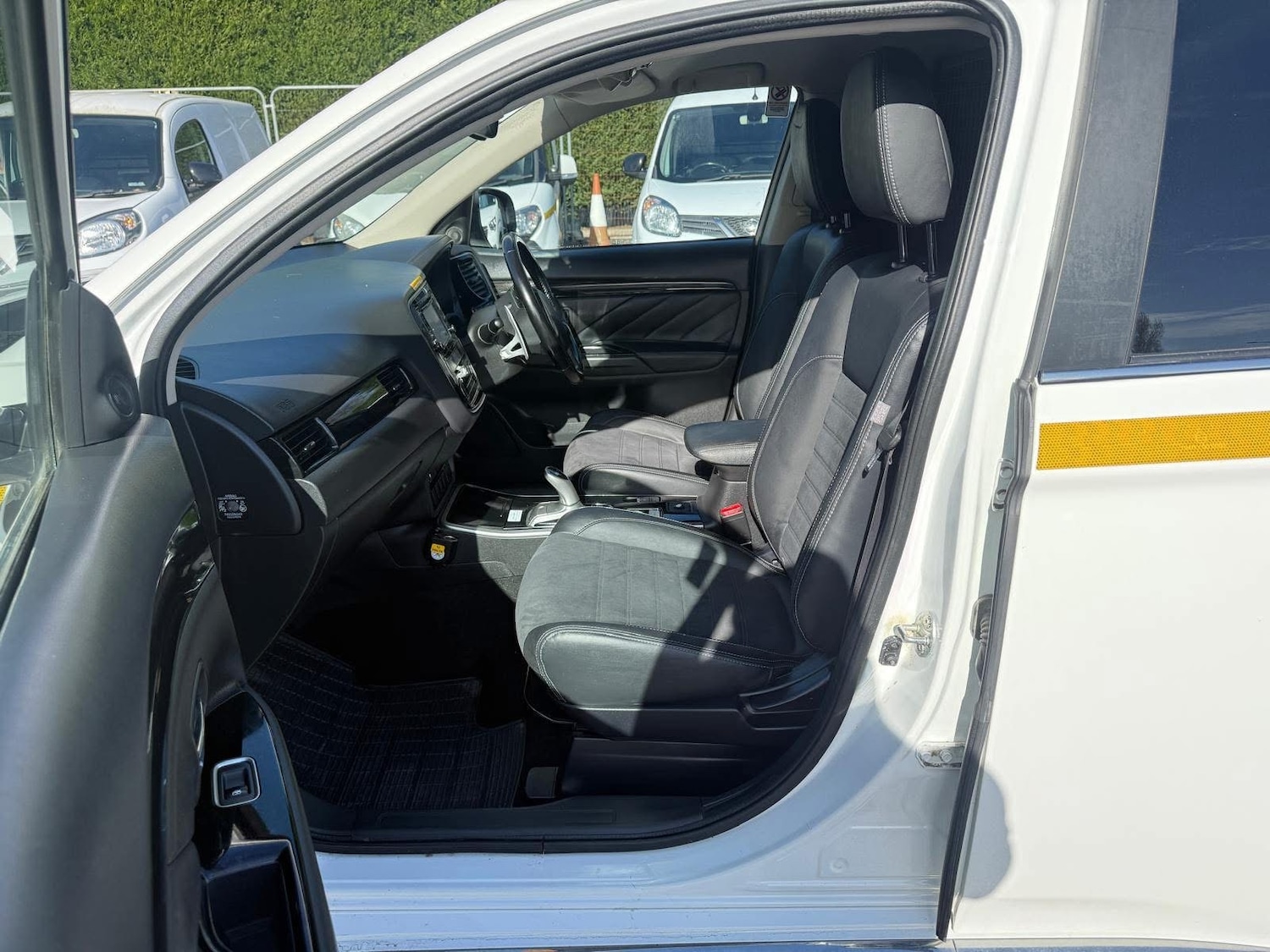 Used Mitsubishi Outlander 2018 for sale - 77654135: Photo 4