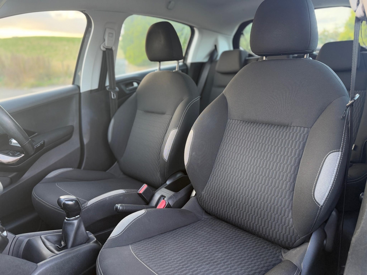 Used Peugeot 208 2015 for sale - 76180049: Photo 16