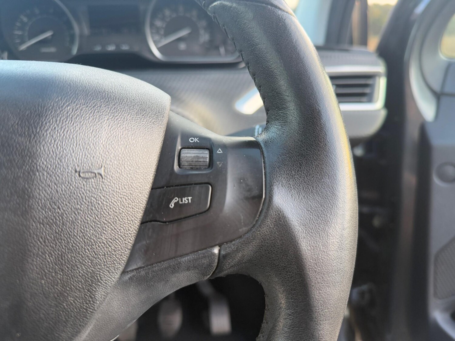 Used Peugeot 208 2015 for sale - 76180049: Photo 22