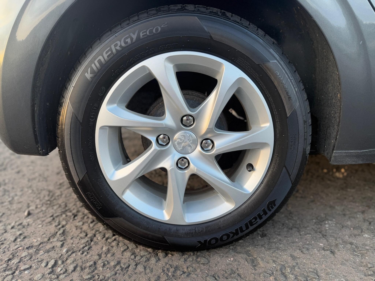 Used Peugeot 208 2015 for sale - 76180049: Photo 9