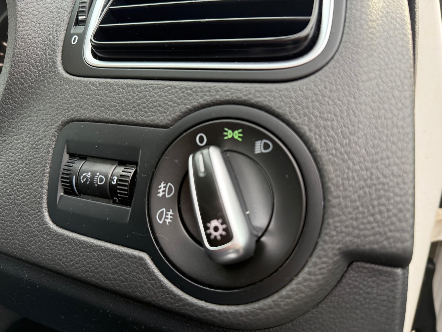 Used Volkswagen Polo 2013 for sale - 77533625: Photo 24