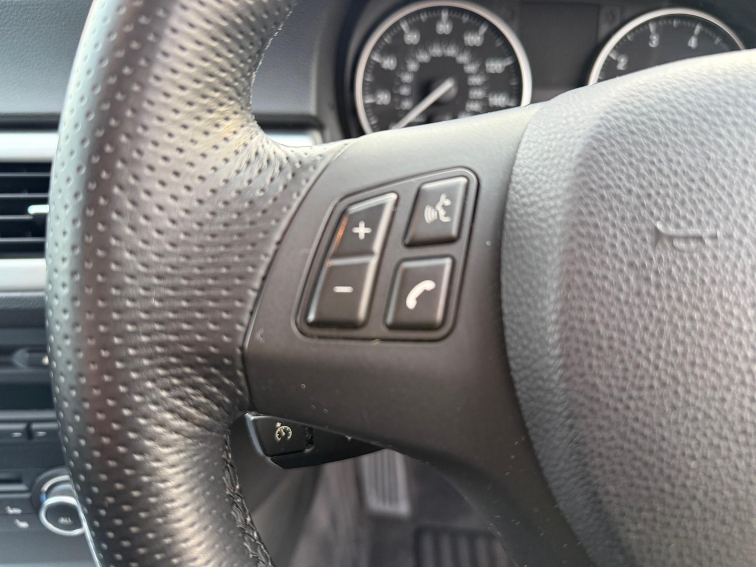 Used BMW 3 Series 2011 for sale - 76895959: Photo 21