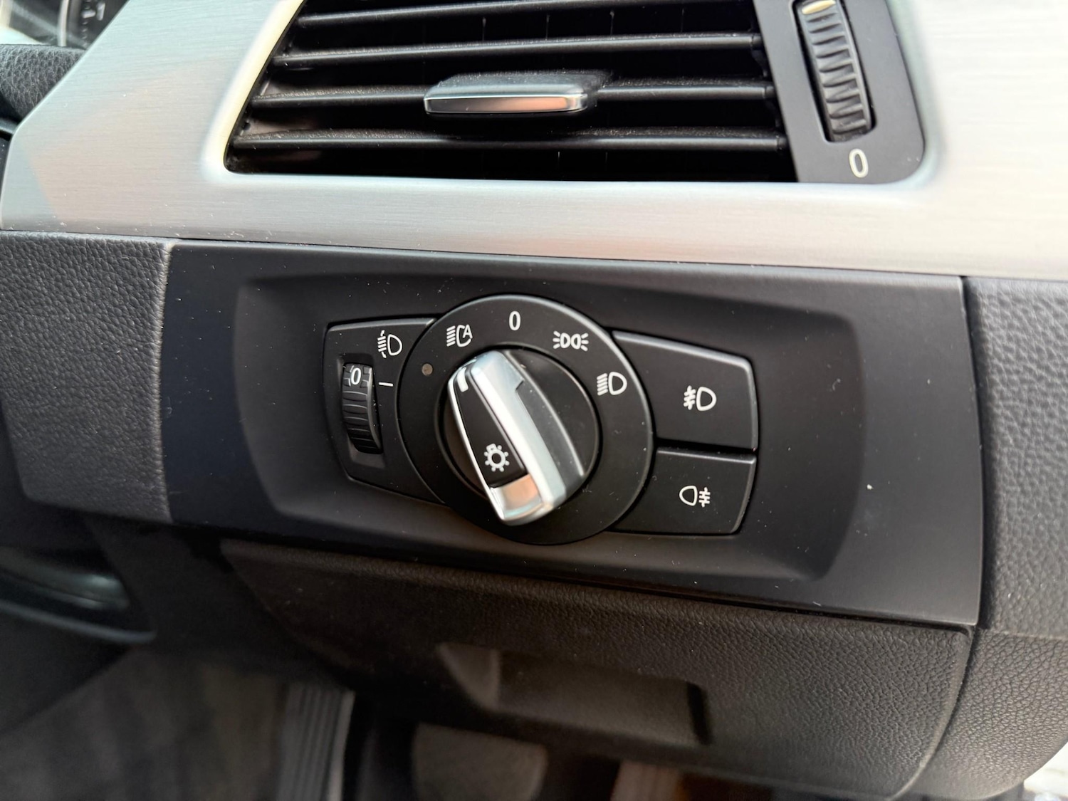 Used BMW 3 Series 2011 for sale - 76895959: Photo 24