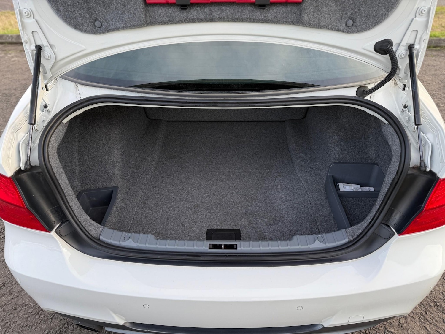 Used BMW 3 Series 2011 for sale - 76895959: Photo 37