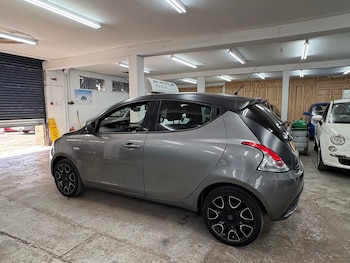 Used Chrysler Ypsilon 2013 for sale - 75899619: Photo