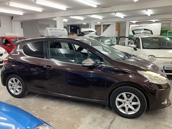 Used Peugeot 208 2013 for sale - 75429039: Photo