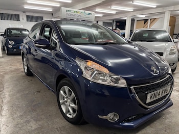 Peugeot - 208