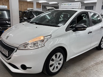 Used Peugeot 208 2013 for sale - 75530285: Photo