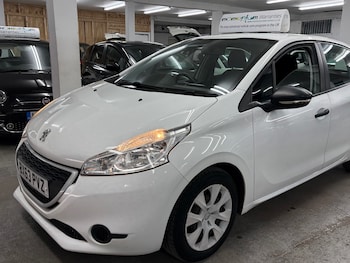 Used Peugeot 208 2013 for sale - 75530285: Photo