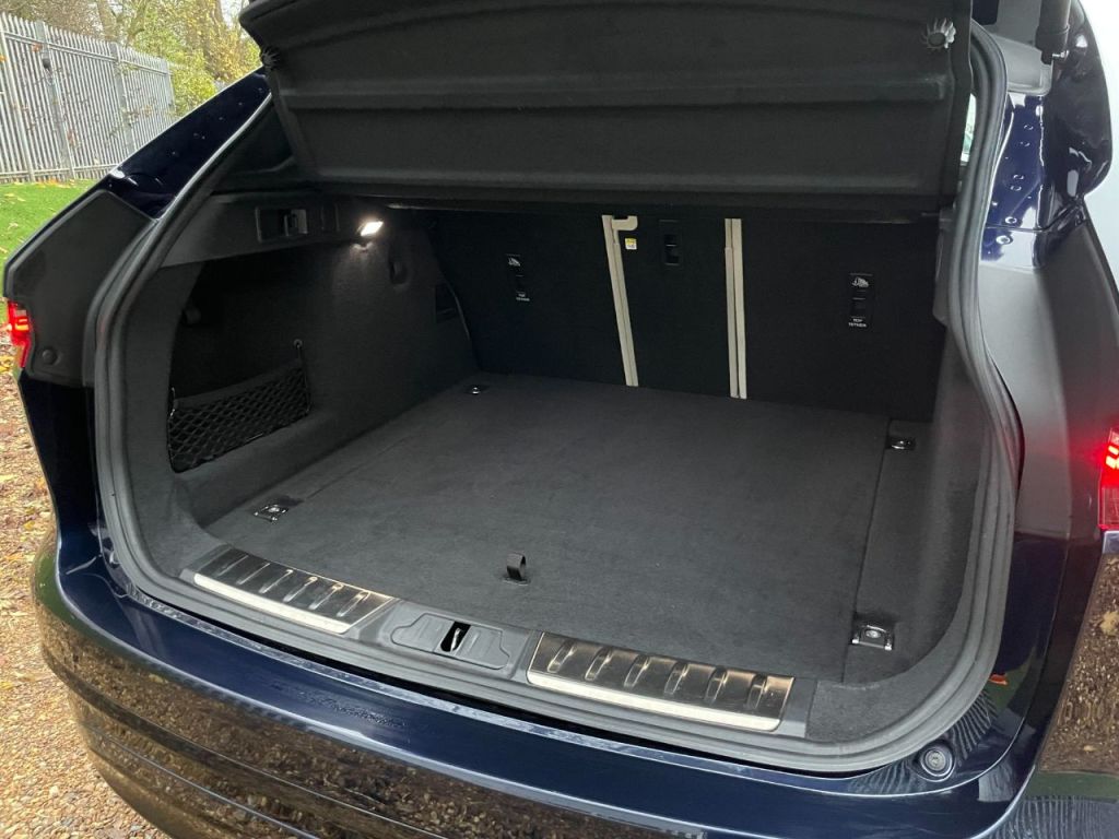 Used Jaguar F-Pace 2022 for sale - 76649986: Photo 17