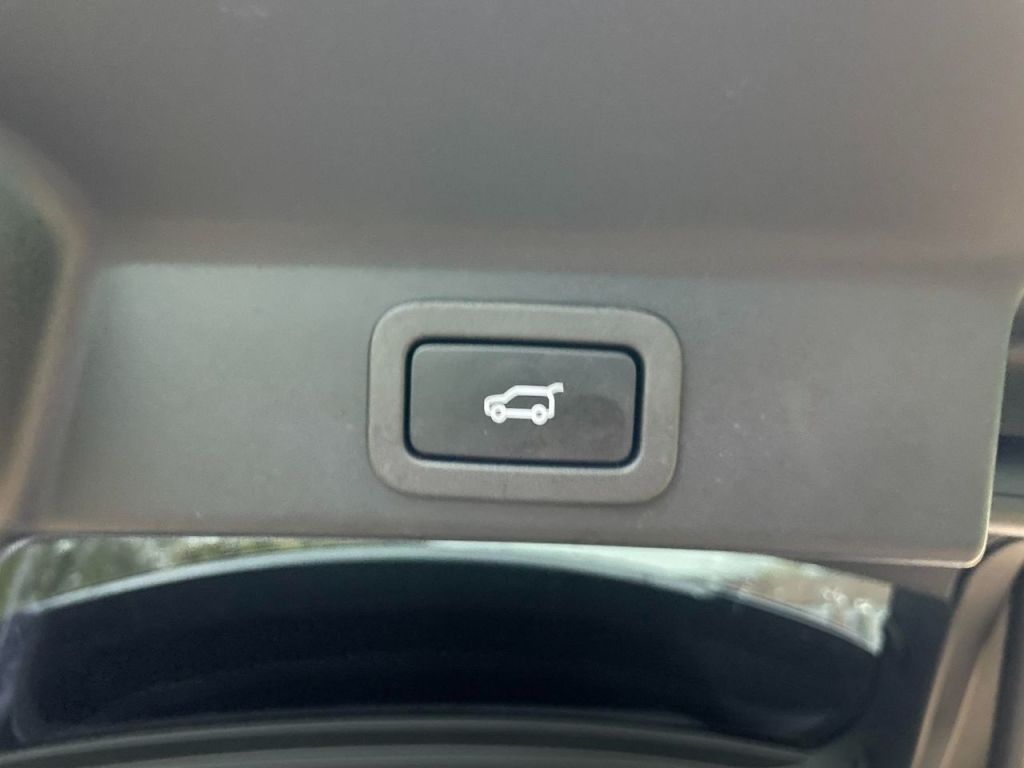 Used Jaguar F-Pace 2022 for sale - 76649986: Photo 19