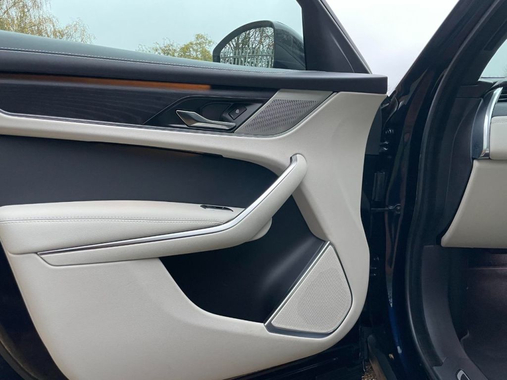 Used Jaguar F-Pace 2022 for sale - 76649986: Photo 25