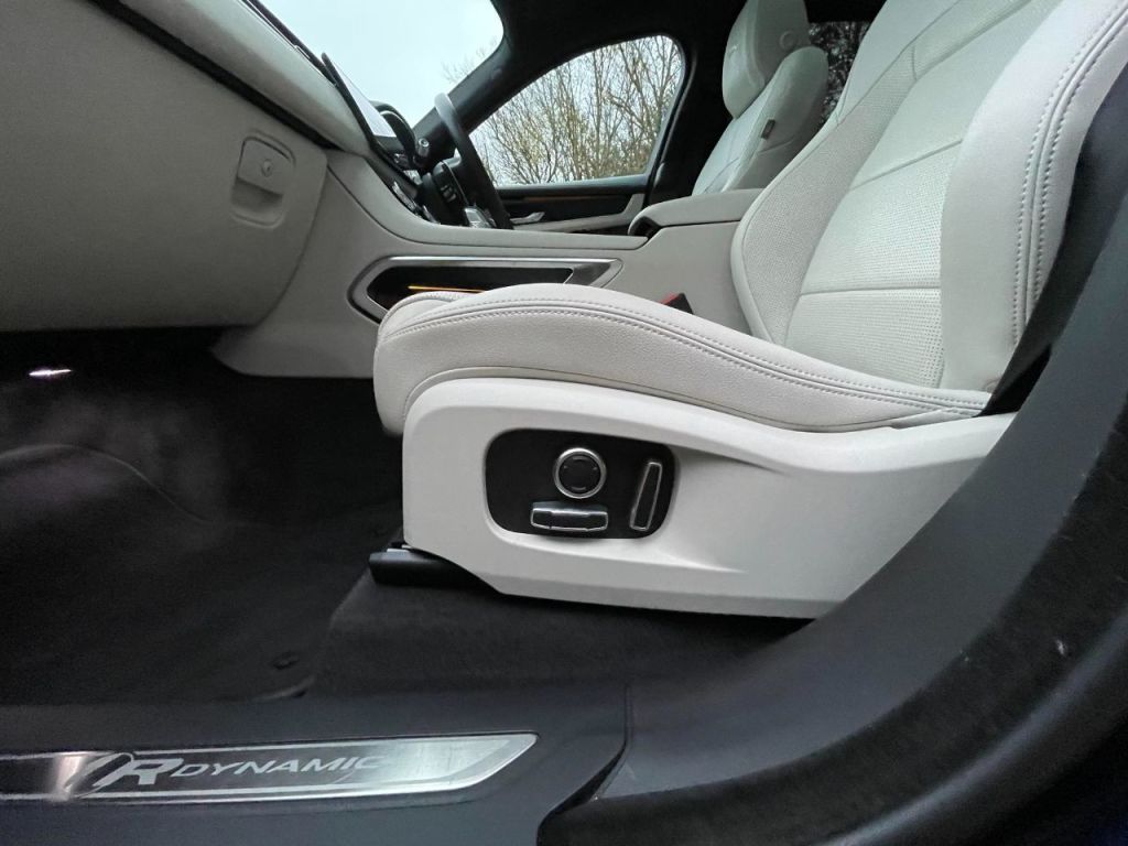 Used Jaguar F-Pace 2022 for sale - 76649986: Photo 27