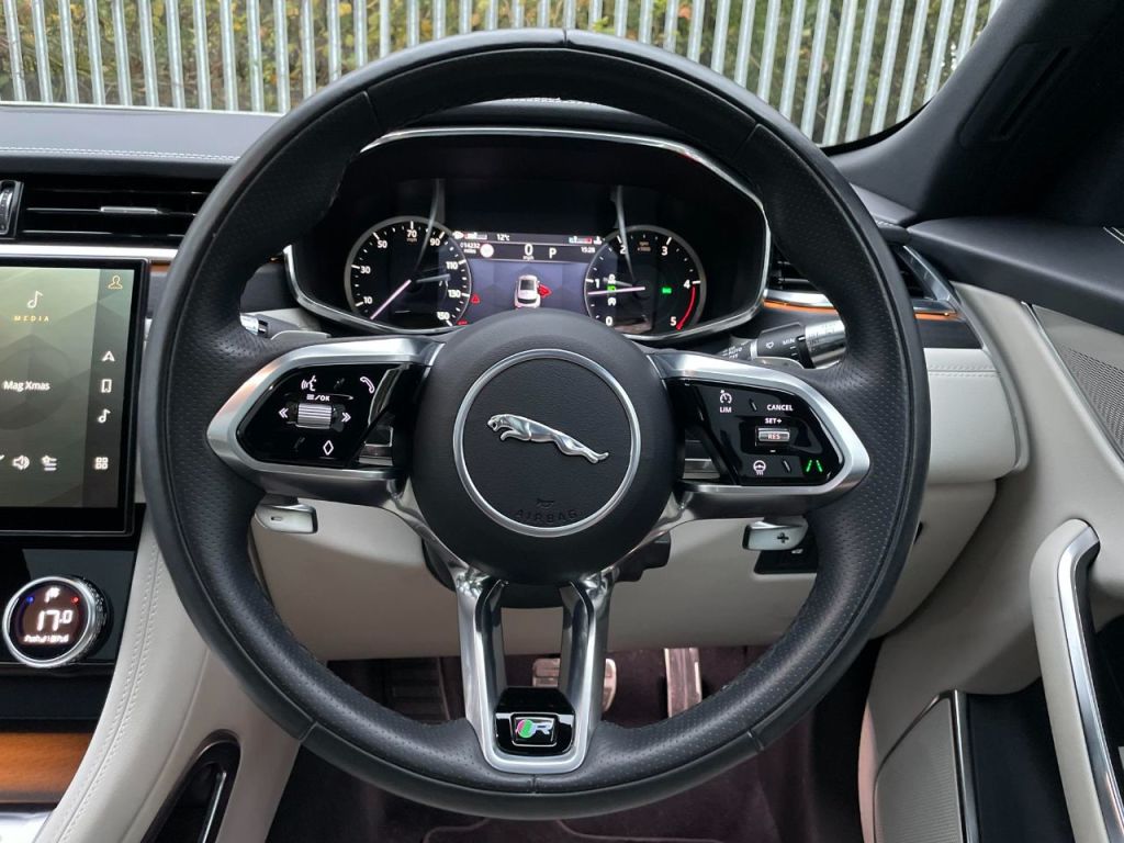 Used Jaguar F-Pace 2022 for sale - 76649986: Photo 41