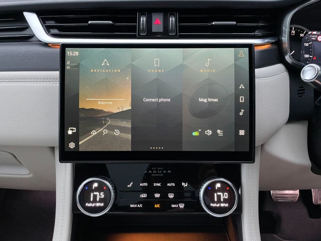 Used Jaguar F-Pace 2022 for sale - 76649986: Photo 43