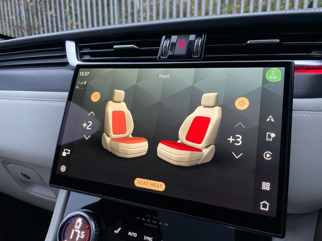 Used Jaguar F-Pace 2022 for sale - 76649986: Photo 64