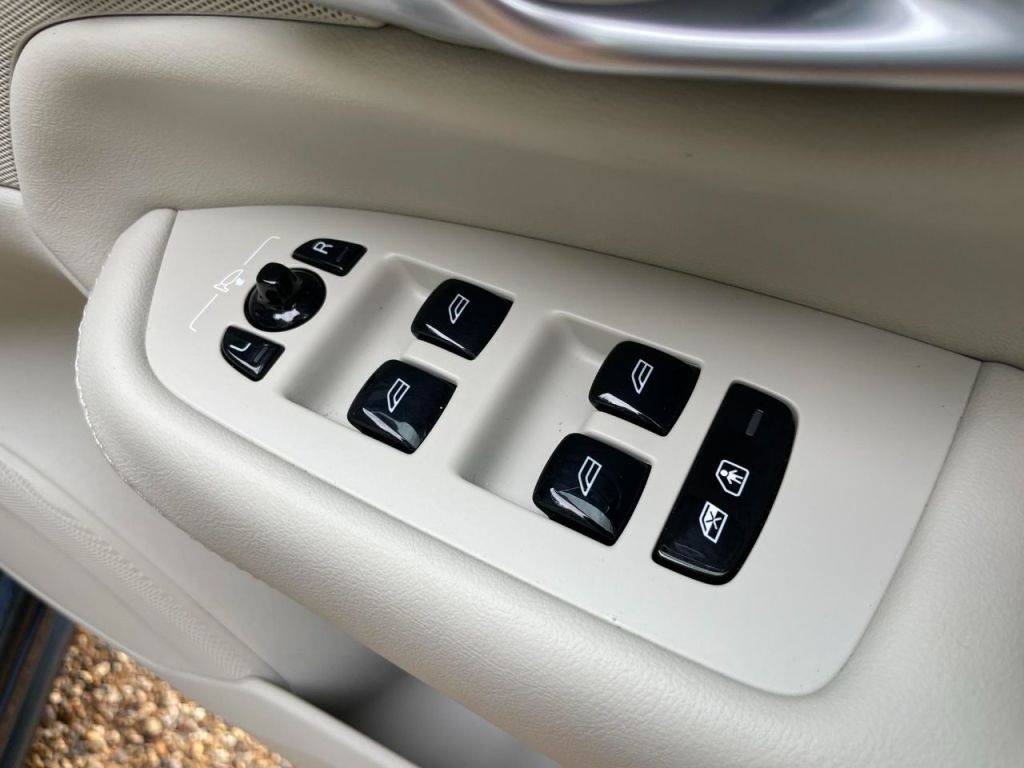 Used Volvo XC90 2023 for sale - 77211652: Photo 39