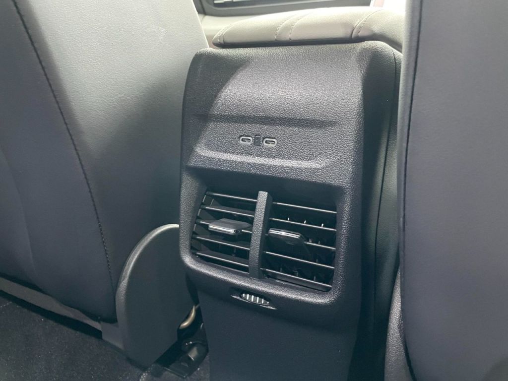 Used Ford Explorer 2024 for sale - 77871792: Photo 18