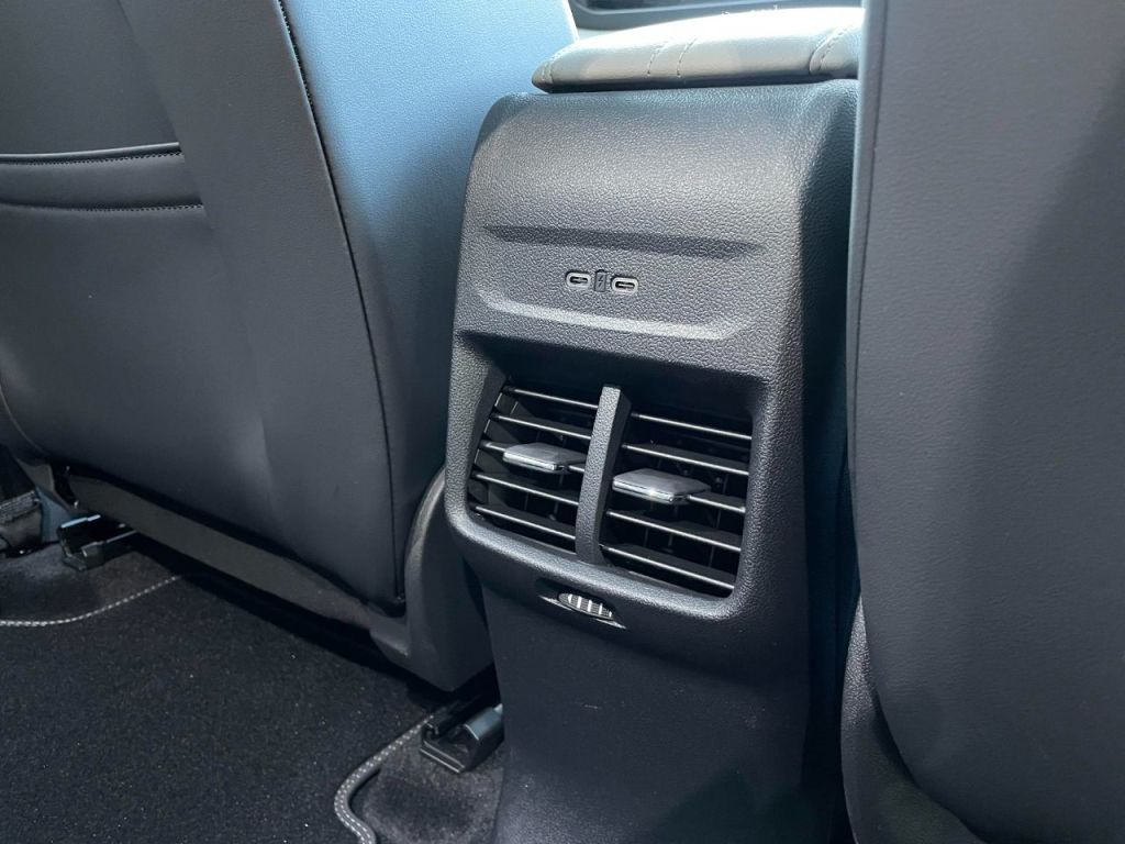 Used Ford Explorer 2024 for sale - 76641972: Photo 24