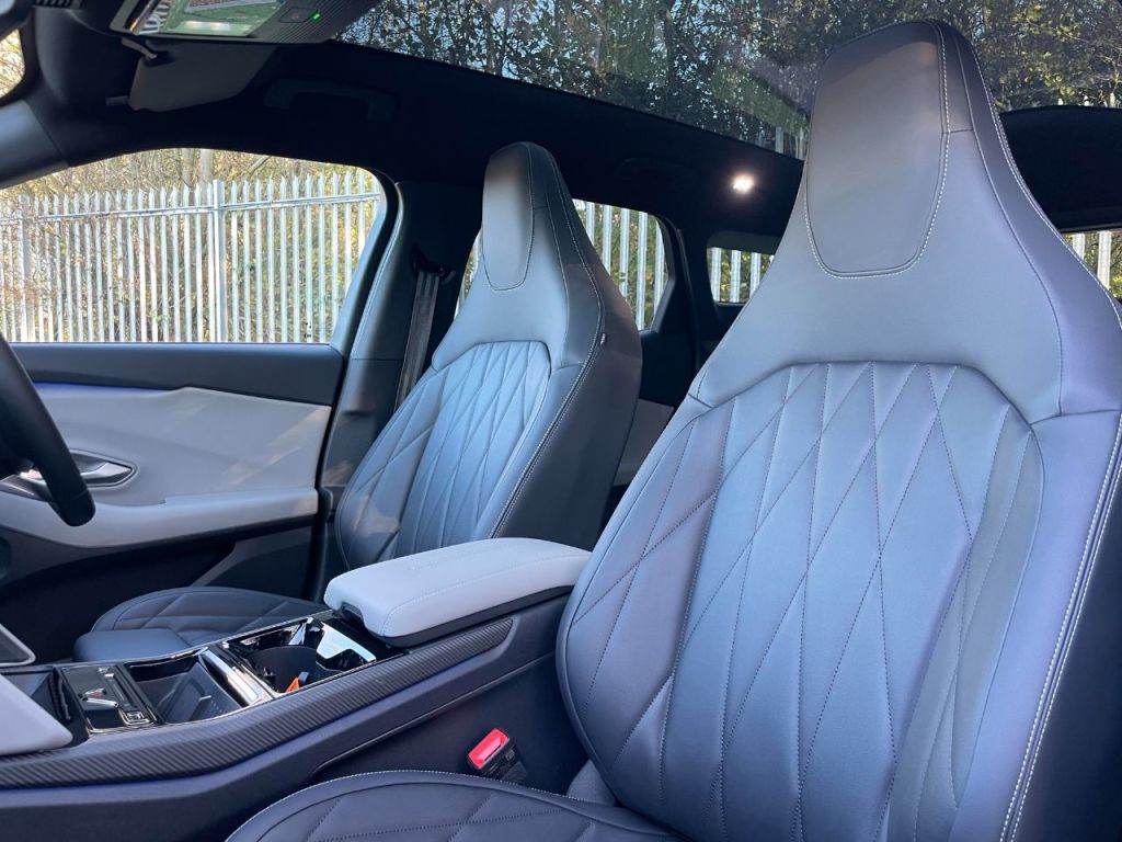 Used Ford Explorer 2024 for sale - 76641972: Photo 27