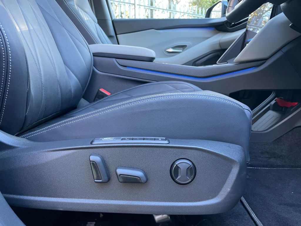 Used Ford Explorer 2024 for sale - 76641972: Photo 30