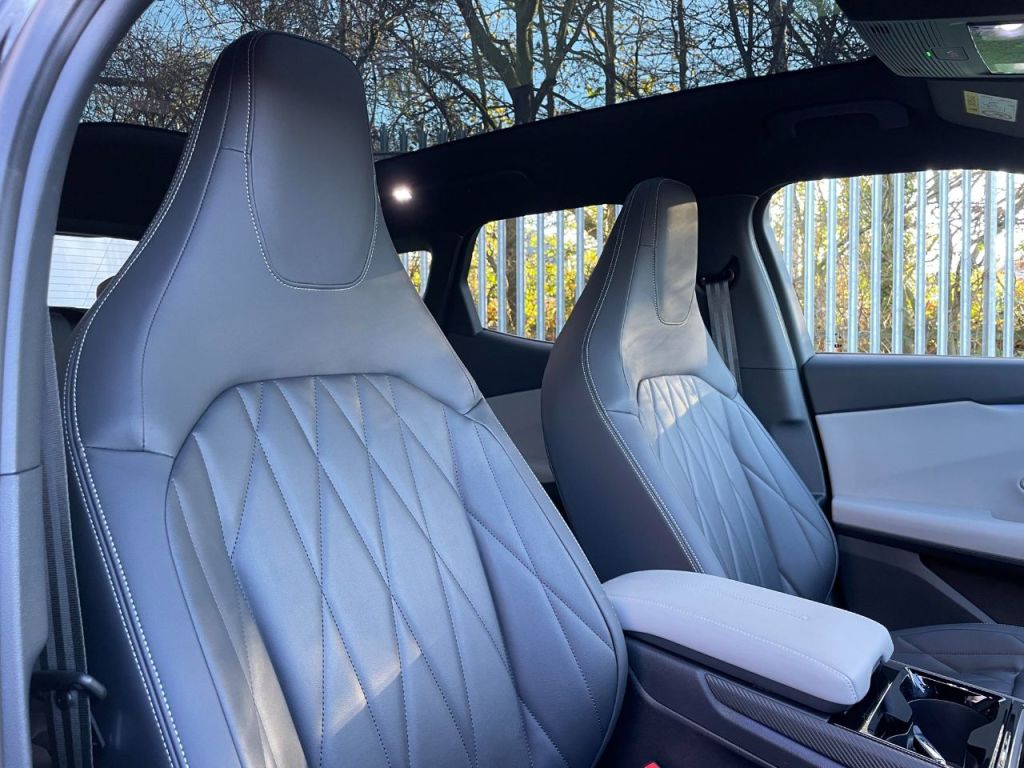 Used Ford Explorer 2024 for sale - 76641972: Photo 31