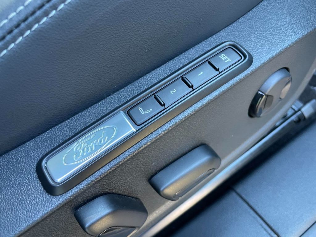 Used Ford Explorer 2024 for sale - 76641972: Photo 32