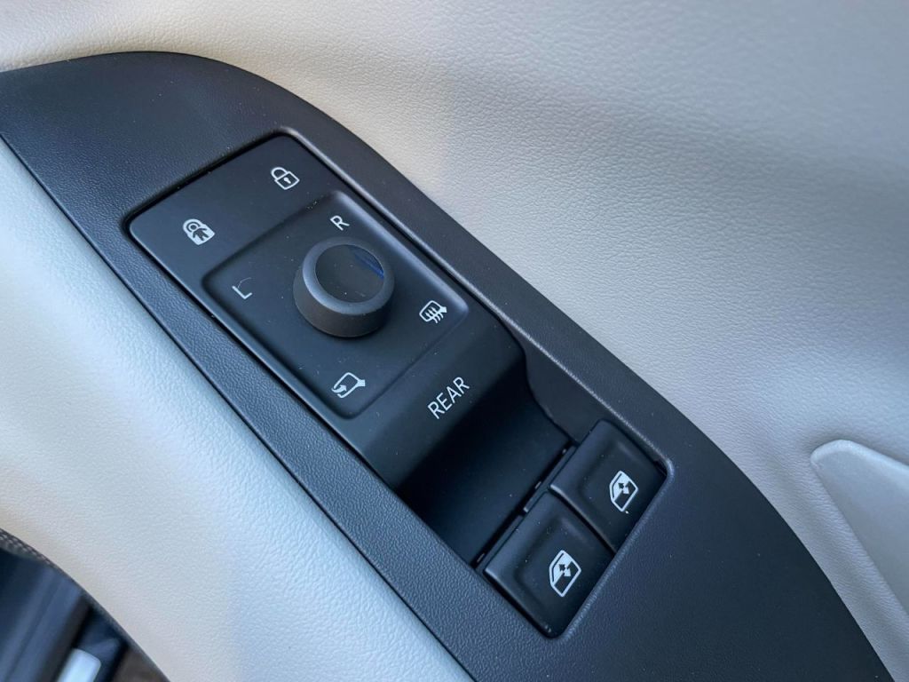 Used Ford Explorer 2024 for sale - 76641972: Photo 33