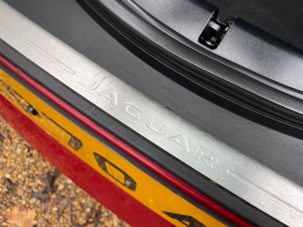 Used Jaguar F-Type 2021 for sale - 76576795: Photo 17