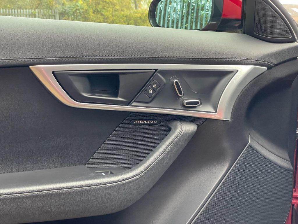 Used Jaguar F-Type 2021 for sale - 76576795: Photo 21