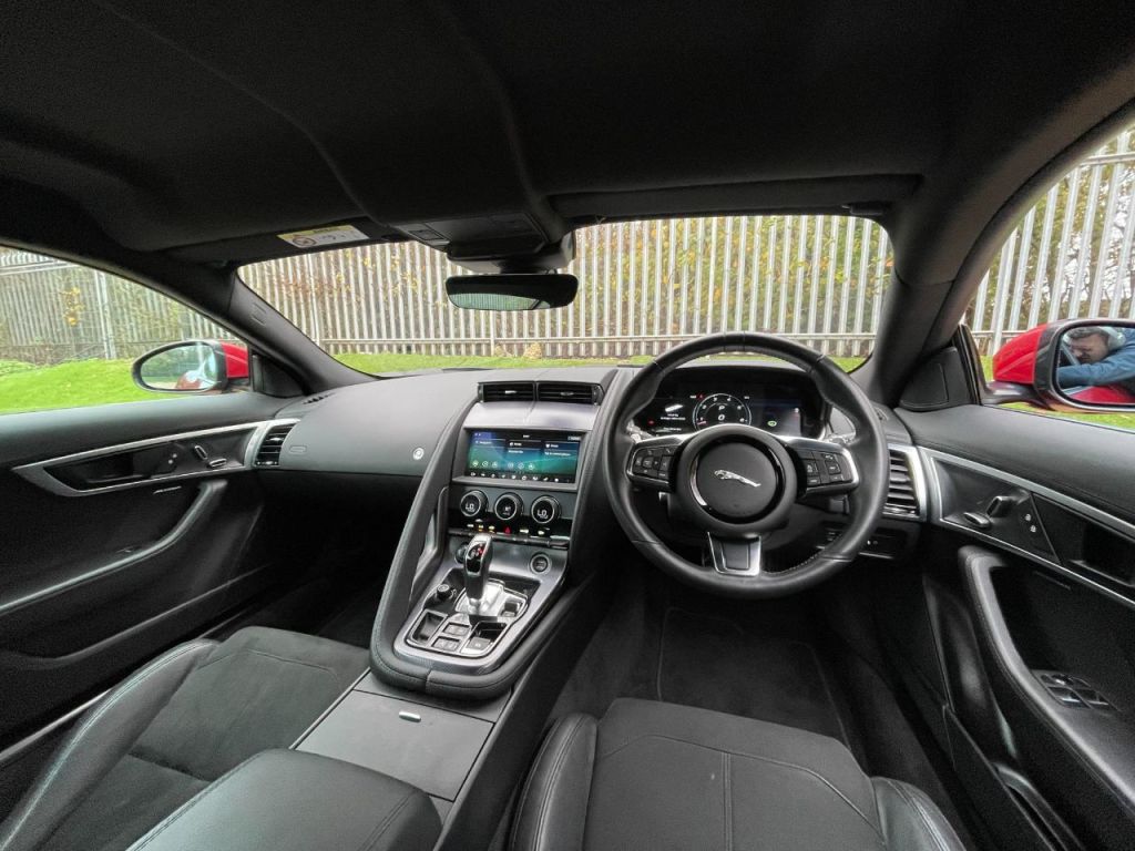 Used Jaguar F-Type 2021 for sale - 76576795: Photo 33