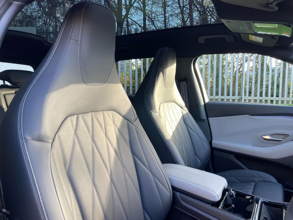 Used Ford Explorer 2024 for sale - 76918866: Photo 33