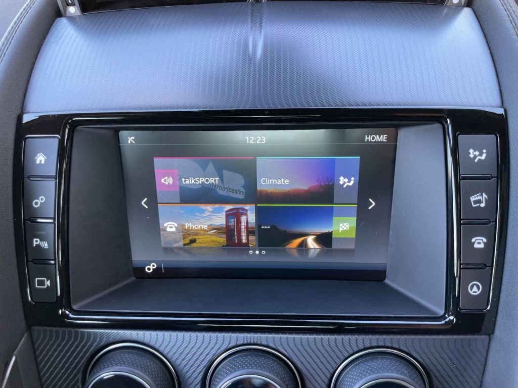 Used Jaguar F-Type 2017 for sale - 76576785: Photo 38