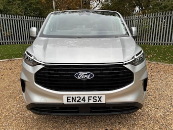 Used Ford Tourneo Custom 2024 for sale - 76576772: Photo