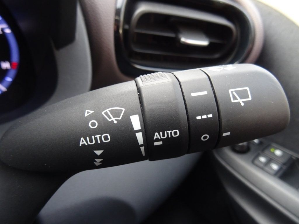 Used Toyota Yaris Cross 2023 for sale - 77033177: Photo 39