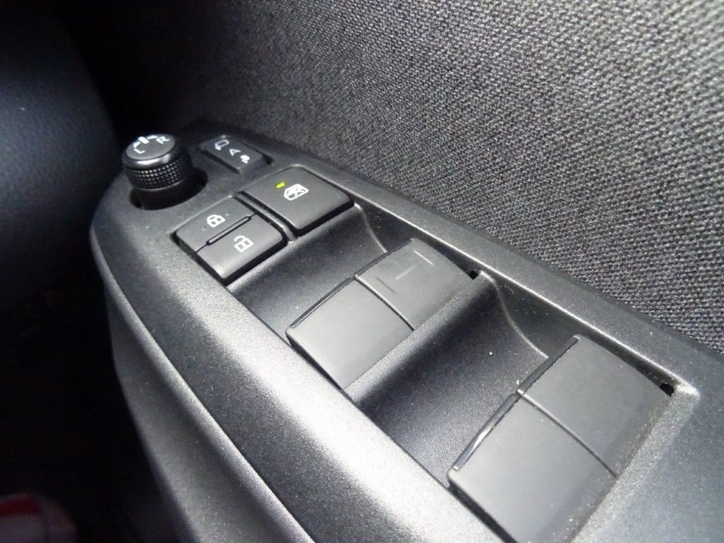 Used Toyota Yaris Cross 2023 for sale - 77033177: Photo 45