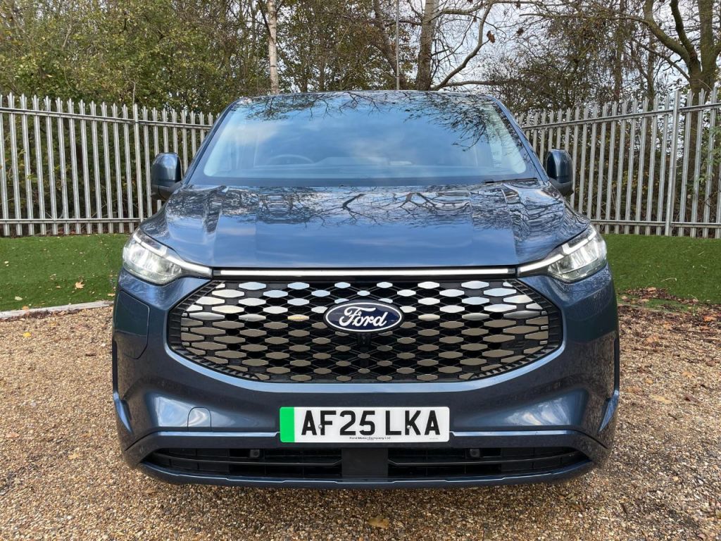 Used Ford Tourneo Custom 2025 for sale - 76616933: Photo 2