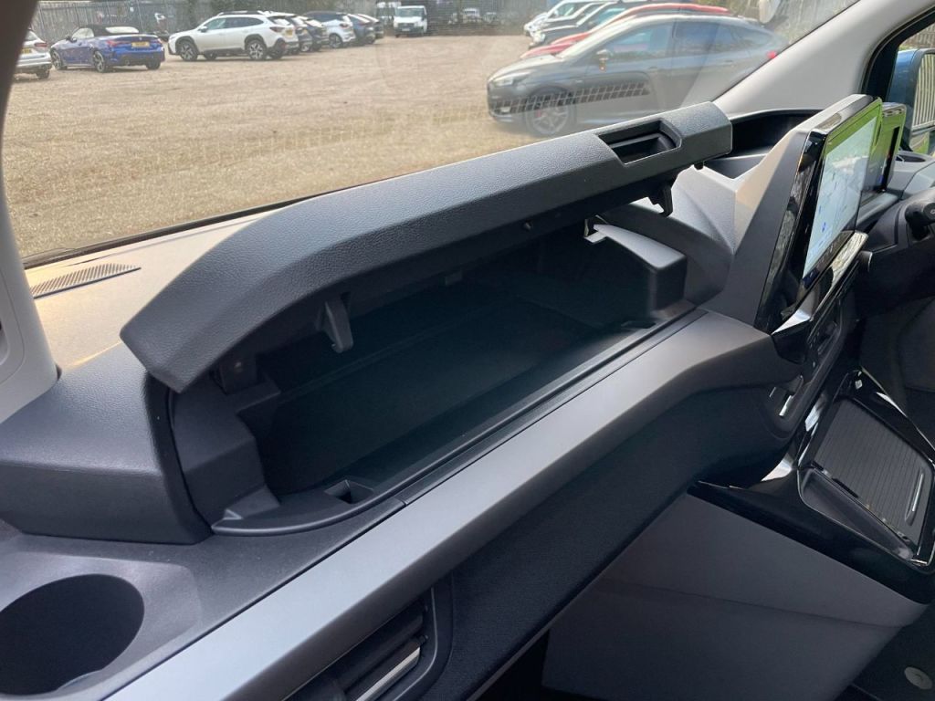 Used Ford Tourneo Custom 2025 for sale - 76616933: Photo 24