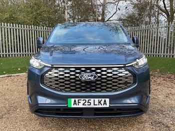 Used Ford Tourneo Custom 2025 for sale - 76616933: Photo