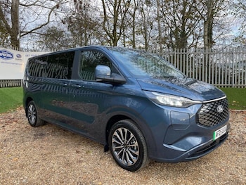 Used Ford Tourneo Custom 2025 for sale - 76616933: Photo