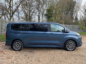 Used Ford Tourneo Custom 2025 for sale - 76616933: Photo