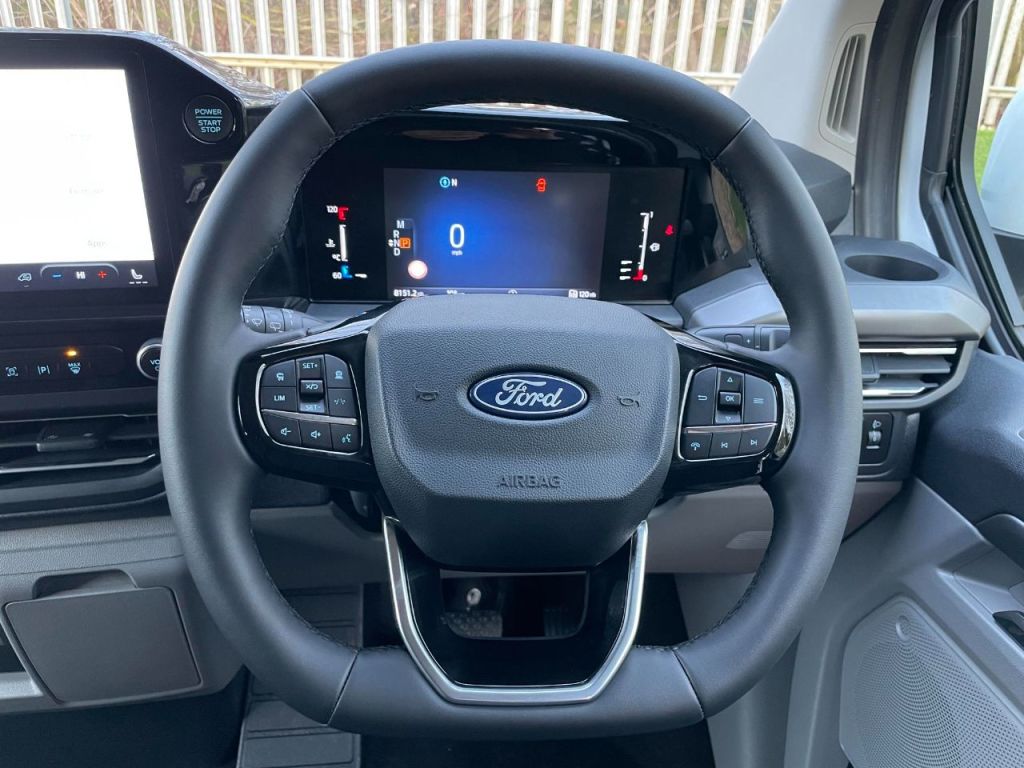 Used Ford Tourneo Custom 2024 for sale - 77200620: Photo 38