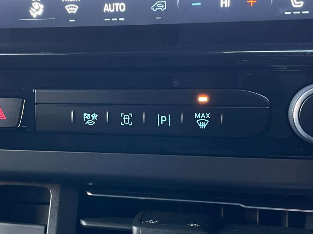 Used Ford Tourneo Custom 2024 for sale - 77200620: Photo 45